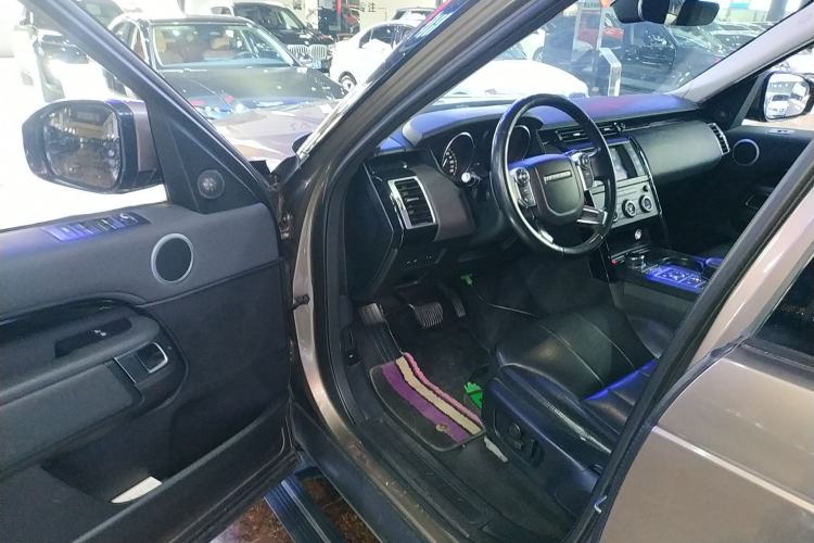 Used Land Rover Discovery 2017 3.0 SC V6 S Interior 3