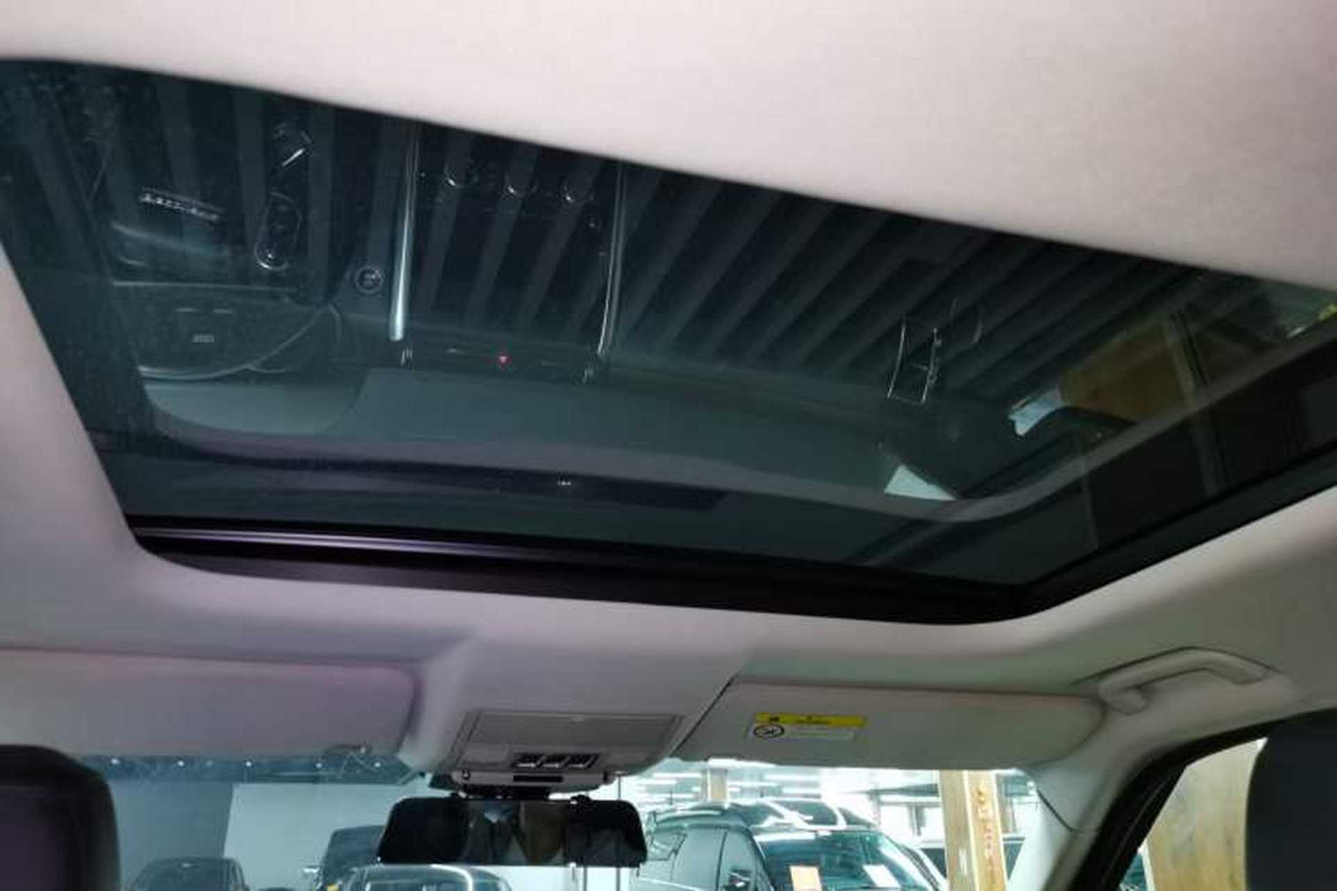 Used Land Rover Discovery 2017 3.0 SC V6 HSE Interior 5