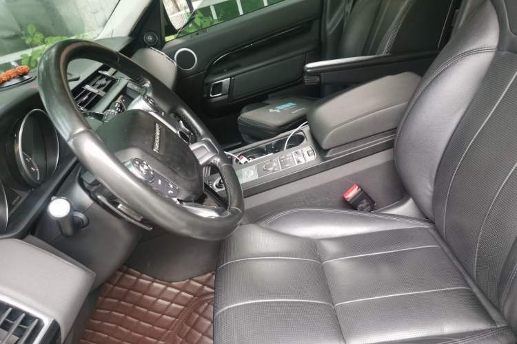 Used Land Rover Discovery 2017 3.0 SC V6 S Left Front Seat