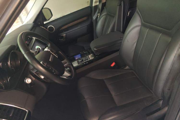 Used Land Rover Discovery 2017 3.0 SC V6 HSE Left Front Seat