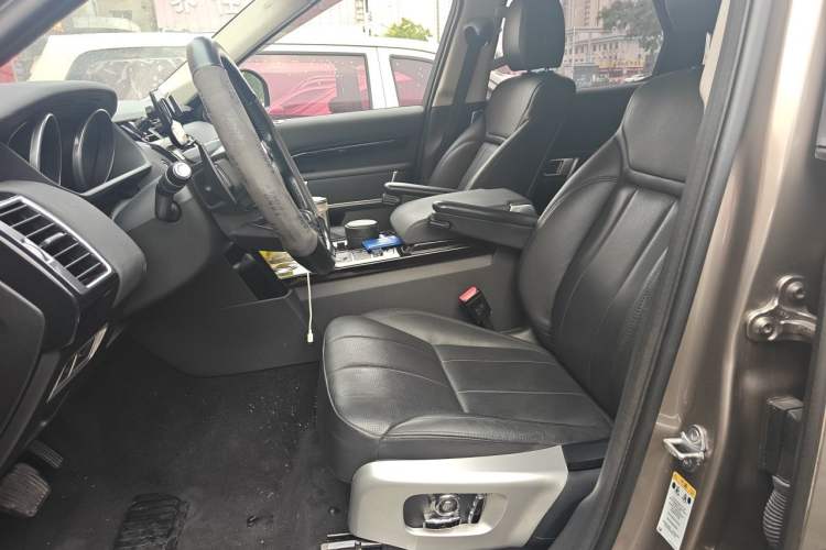 Used Land Rover Discovery 2017 3.0 SC V6 S Left Front Seat