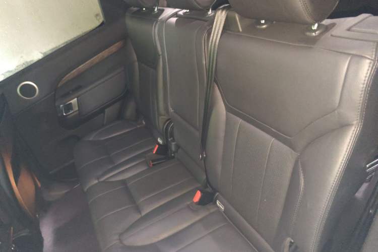 Used Land Rover Discovery 2017 3.0 SC V6 HSE Left Rear Seat