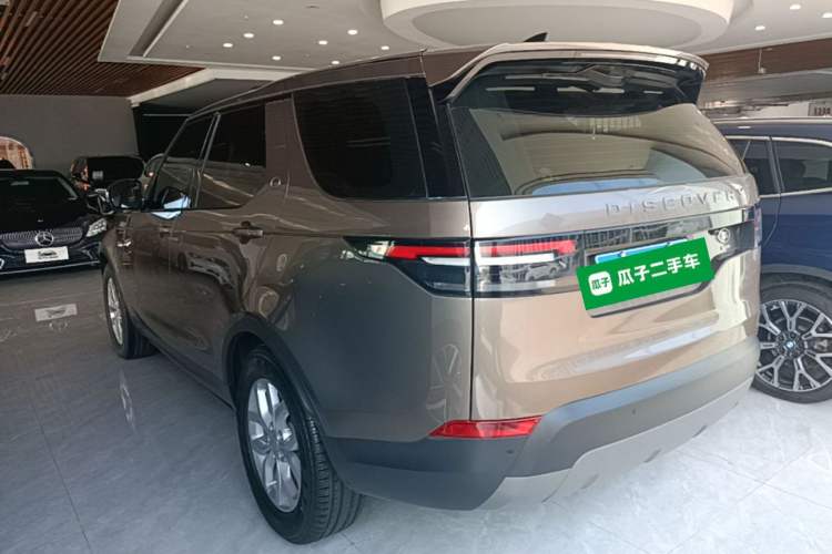 Used Land Rover Discovery 2017 3.0 SC V6 SE Rear Left 45 Deg