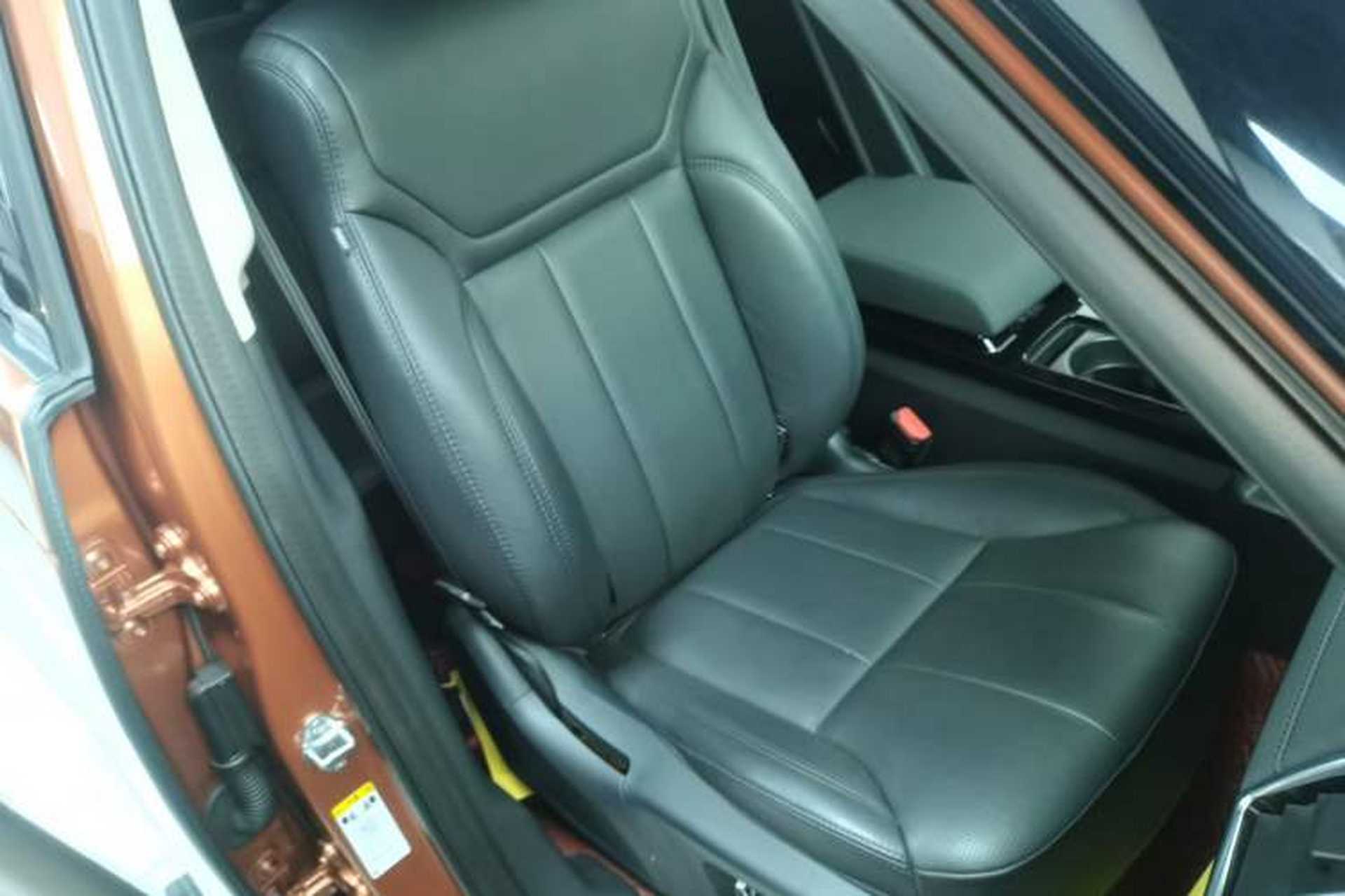 Used Land Rover Discovery 2017 3.0 SC V6 HSE Right Front Seat