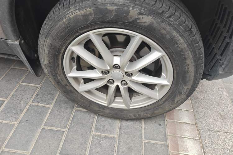Used Land Rover Discovery 2017 3.0 SC V6 S Right Front Wheel Hub