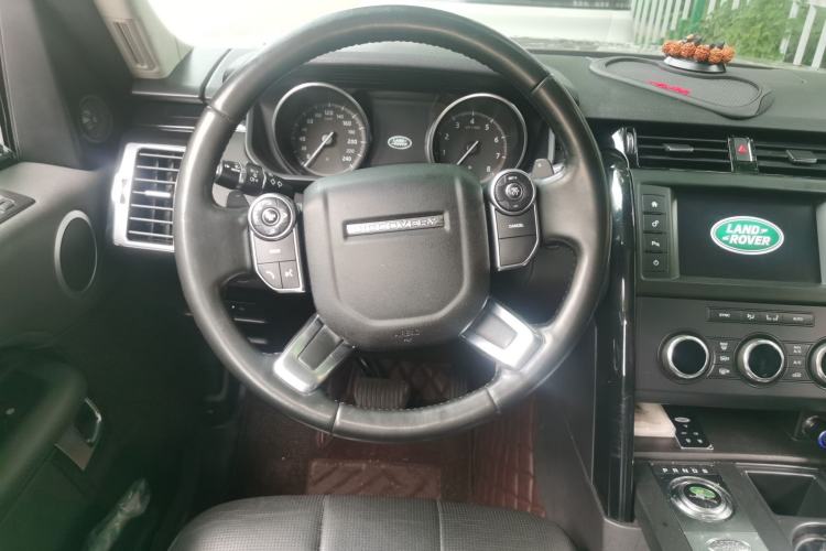Used Land Rover Discovery 2017 3.0 SC V6 S Steering Wheel