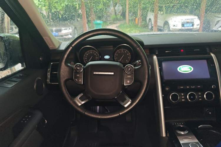 Used Land Rover Discovery 2017 3.0 SC V6 HSE Steering Wheel