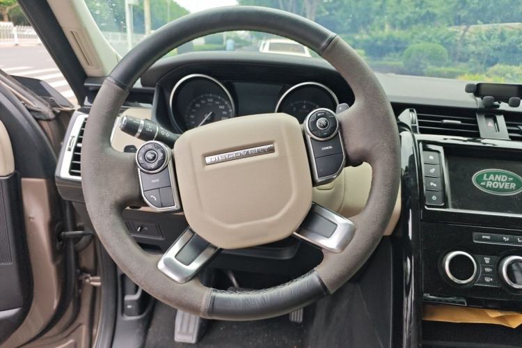 Used Land Rover Discovery 2017 3.0 SC V6 S Steering Wheel