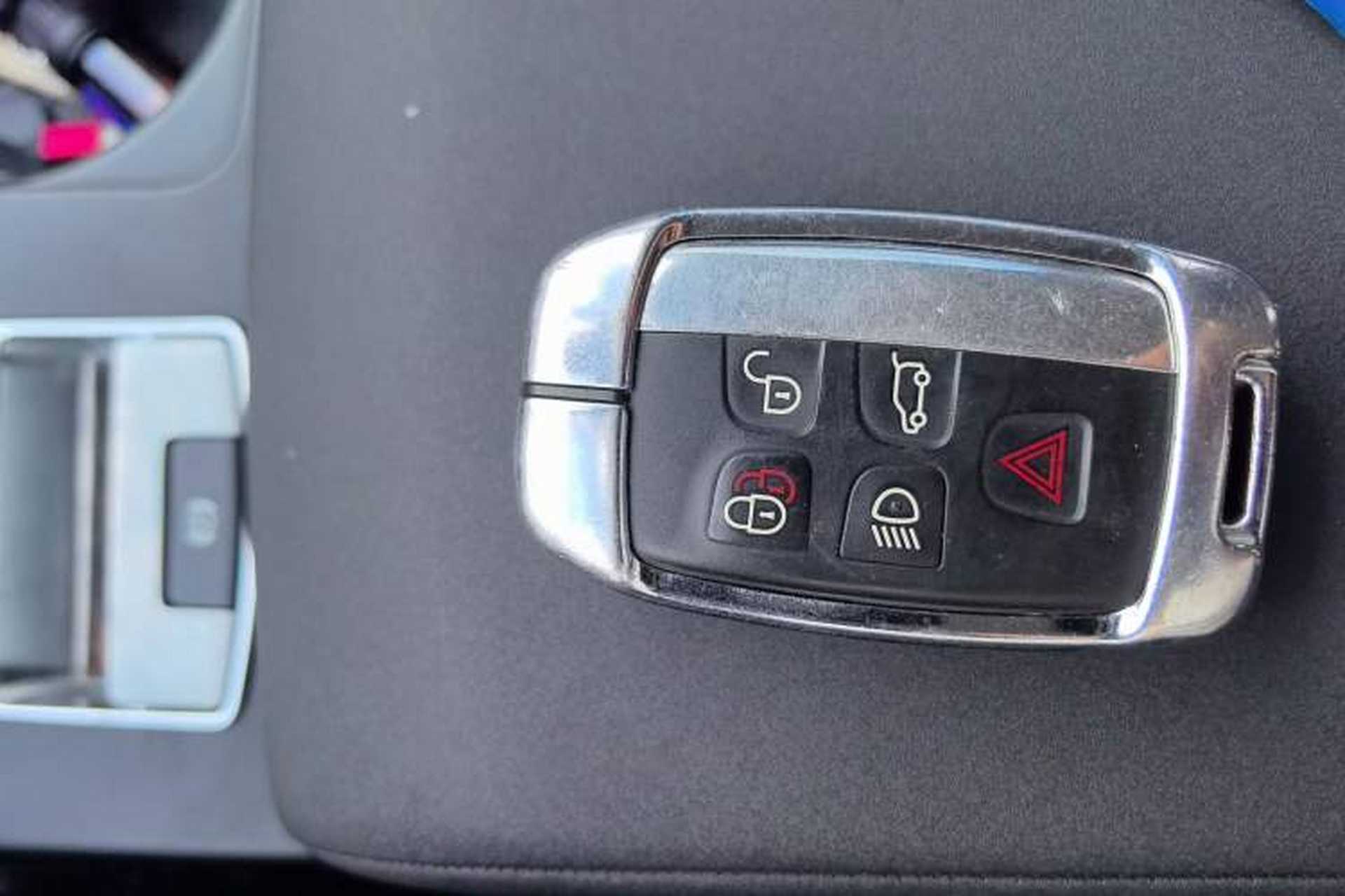 Used Land Rover Discovery 2017 3.0 SC V6 SE Vehicle Key