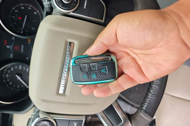 Used Land Rover Discovery 2017 3.0 SC V6 S Vehicle Key