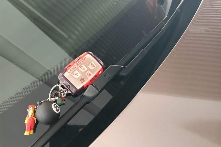 Used Land Rover Discovery 2017 3.0 SC V6 SE Vehicle Key