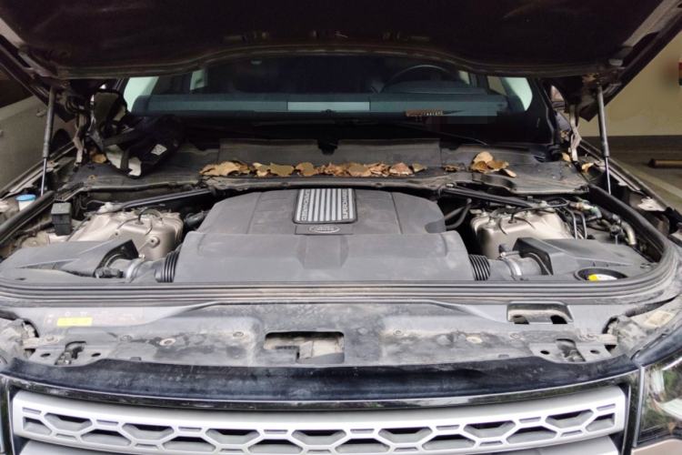 Used Land Rover Discovery 2017 3.0 SC V6 HSE Engine Bay