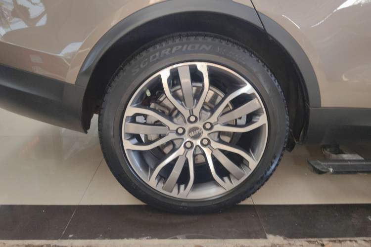 Used Land Rover Discovery 2017 3.0 SC V6 S Exterior 2