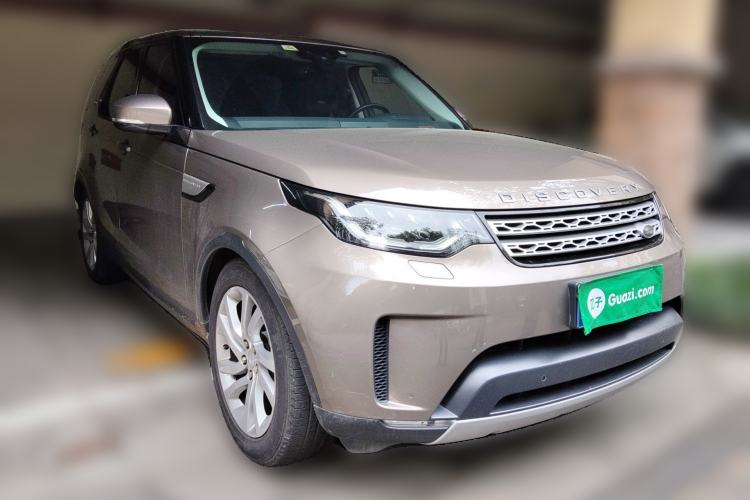 Used Land Rover Discovery 2017 3.0 SC V6 HSE Front Right 45 Deg