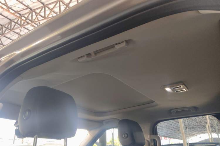 Used Land Rover Discovery 2017 3.0 SC V6 S Headliner