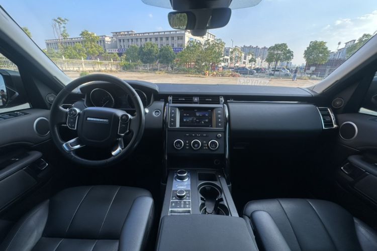 Used Land Rover Discovery 2017 3.0 SC V6 S Interior 10