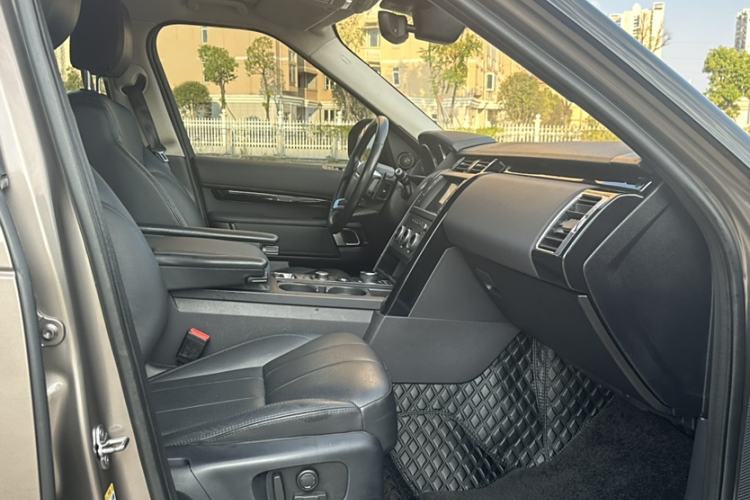 Used Land Rover Discovery 2017 3.0 SC V6 S Interior 7