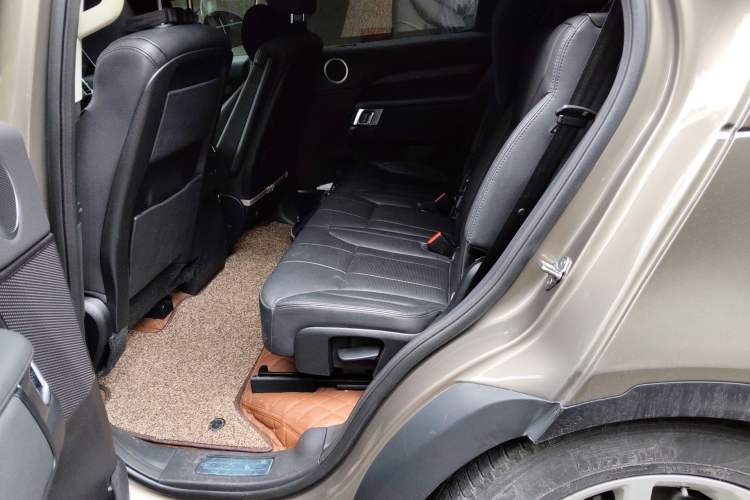 Used Land Rover Discovery 2017 3.0 SC V6 HSE Left Rear Seat
