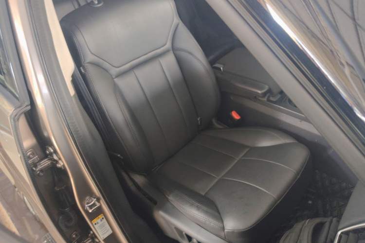 Used Land Rover Discovery 2017 3.0 SC V6 S Right Front Seat