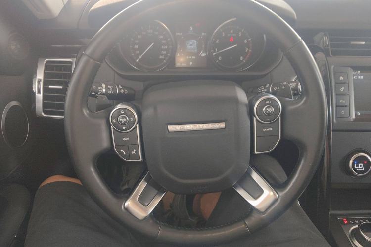 Used Land Rover Discovery 2017 3.0 SC V6 S Steering Wheel