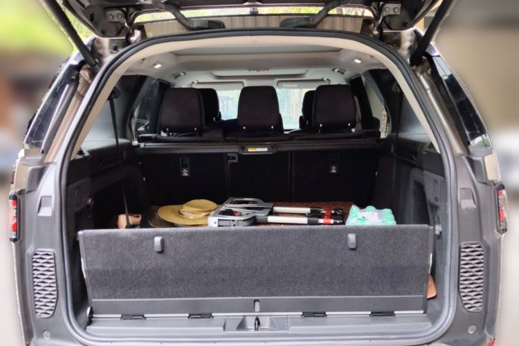 Used Land Rover Discovery 2017 3.0 SC V6 HSE Trunk