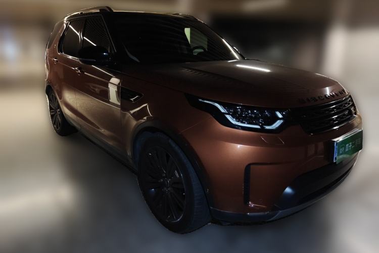 Used Land Rover Discovery 2017 3.0 SC V6 First Edition Limited Edition Front Right 45 Deg