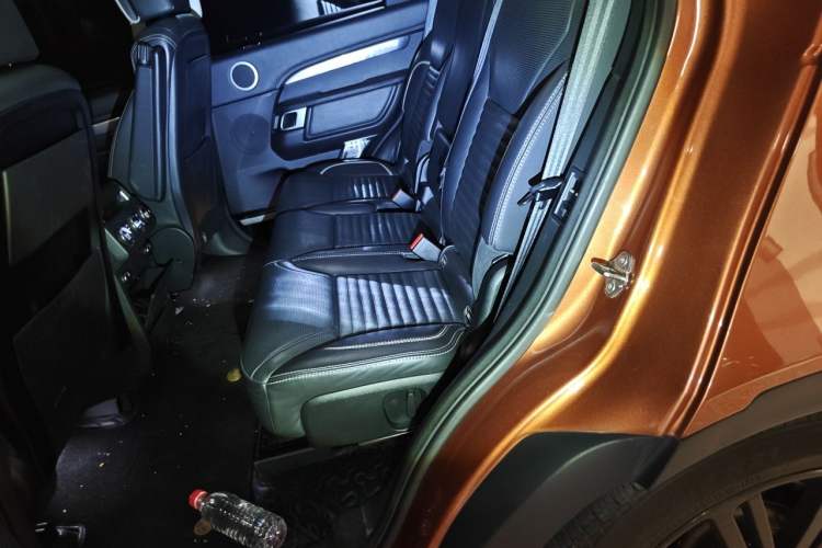 Used Land Rover Discovery 2017 3.0 SC V6 First Edition Limited Edition Left Rear Seat