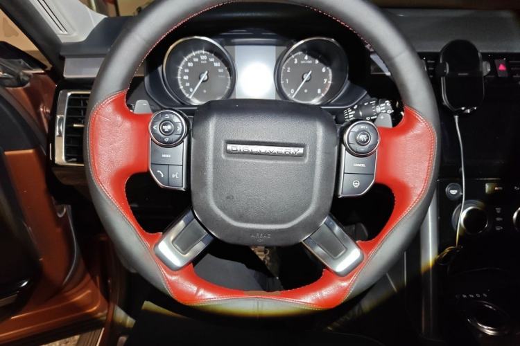 Used Land Rover Discovery 2017 3.0 SC V6 First Edition Limited Edition Steering Wheel