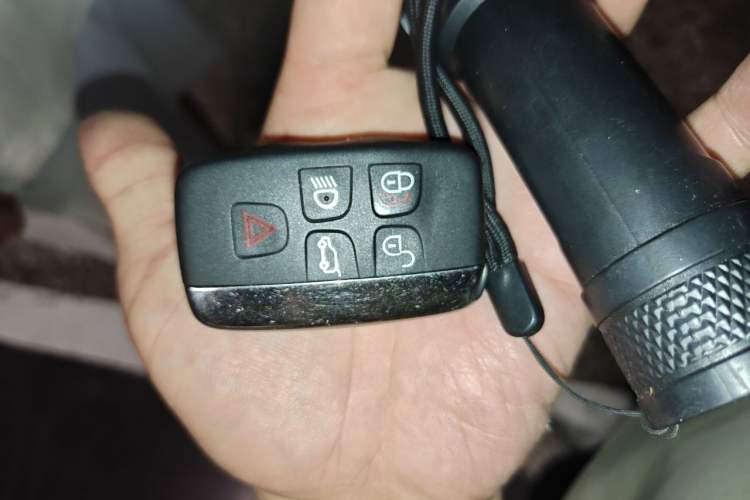 Used Land Rover Discovery 2017 3.0 SC V6 First Edition Limited Edition Vehicle Key