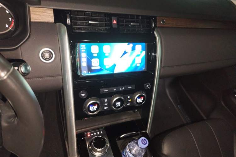 Used Land Rover Discovery 2017 3.0 SC V6 HSE Audio And AC Panel