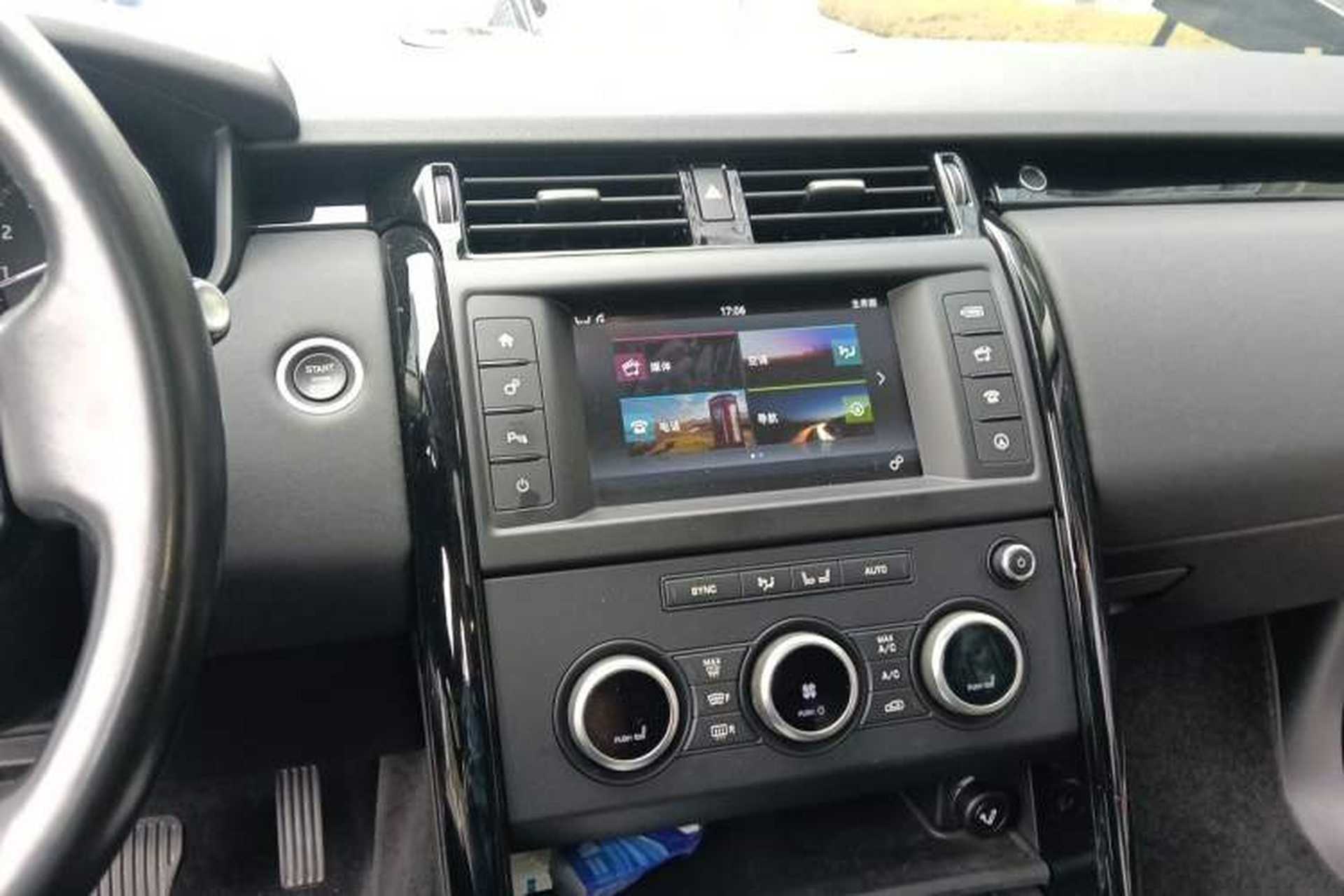 Used Land Rover Discovery 2017 3.0 SC V6 SE Audio And AC Panel
