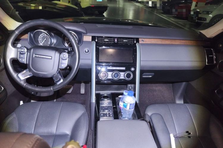 Used Land Rover Discovery 2017 3.0 SC V6 HSE Center Console