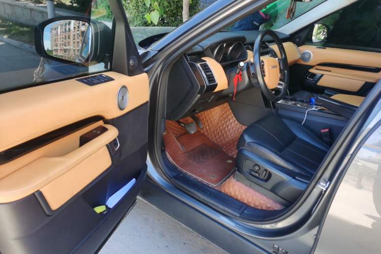Used Land Rover Discovery 2017 3.0 SC V6 SE Driver Seat