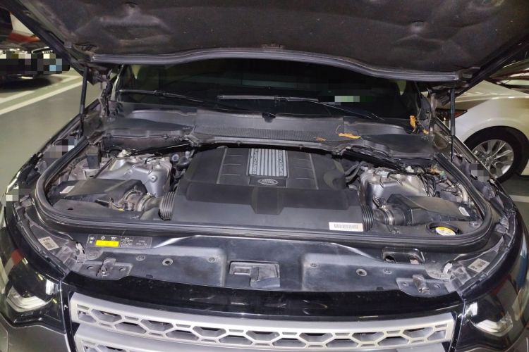 Used Land Rover Discovery 2017 3.0 SC V6 HSE Engine Bay