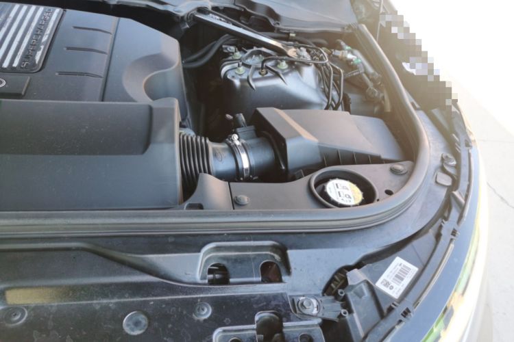 Used Land Rover Discovery 2017 3.0 SC V6 SE Engine Bay Left