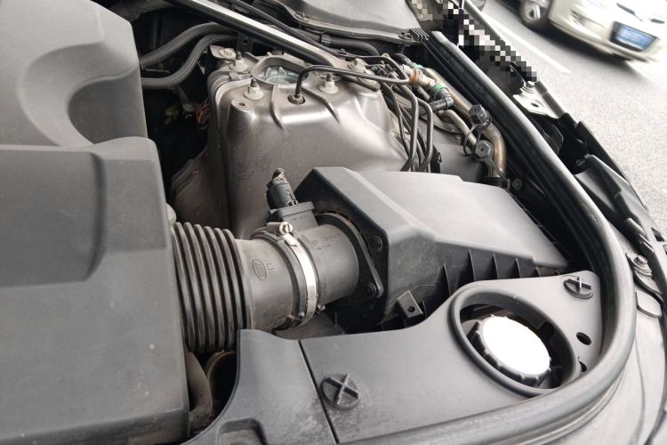 Used Land Rover Discovery 2017 3.0 SC V6 SE Engine Bay Left