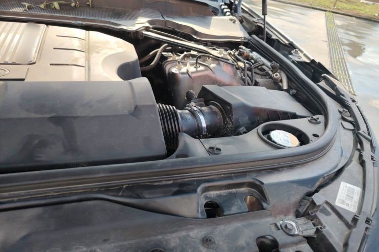 Used Land Rover Discovery 2017 3.0 SC V6 SE Engine Bay Left