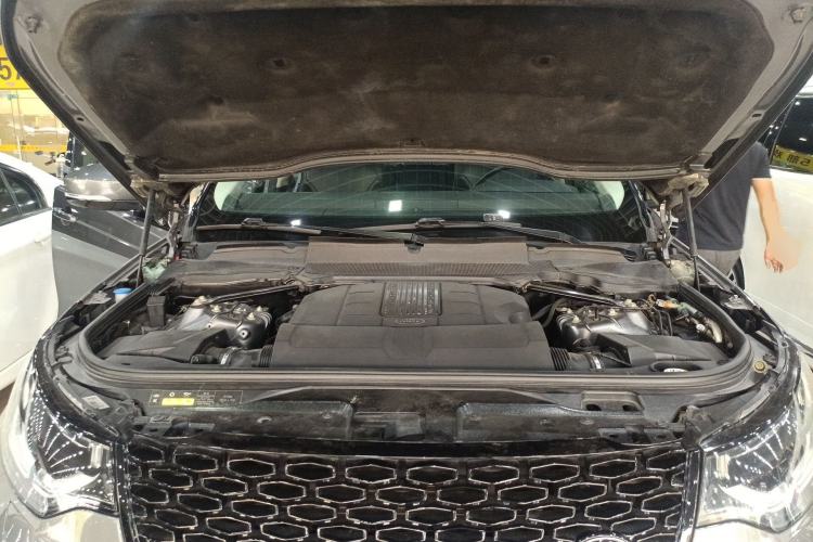 Used Land Rover Discovery 2017 3.0 SC V6 SE Engine Bay