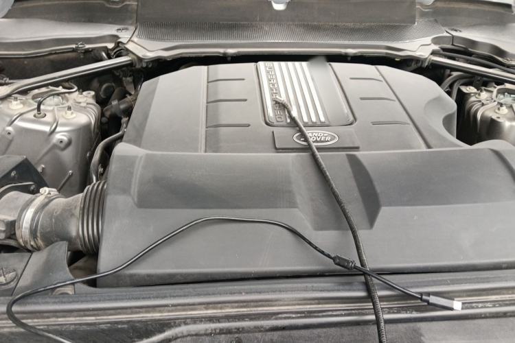Used Land Rover Discovery 2017 3.0 SC V6 SE Engine Bay
