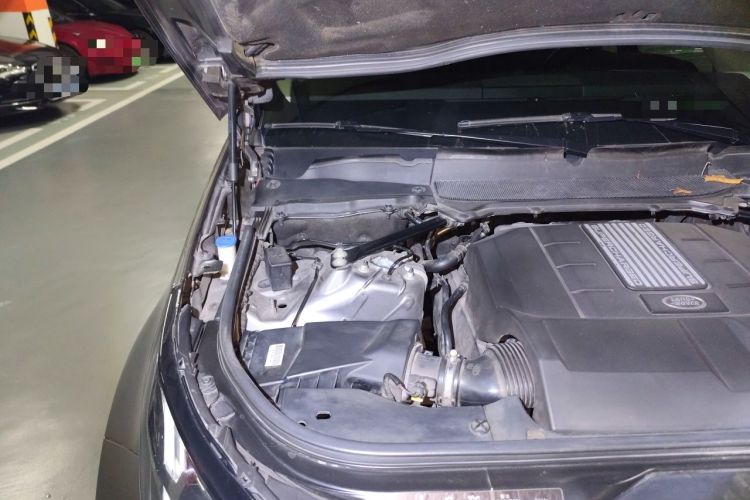 Used Land Rover Discovery 2017 3.0 SC V6 HSE Engine Bay Right