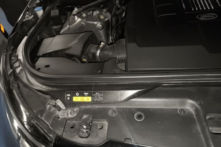 Used Land Rover Discovery 2017 3.0 SC V6 SE Engine Bay Right