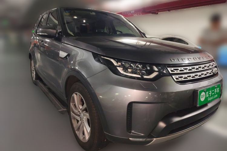 Used Land Rover Discovery 2017 3.0 SC V6 HSE Front Right 45 Deg