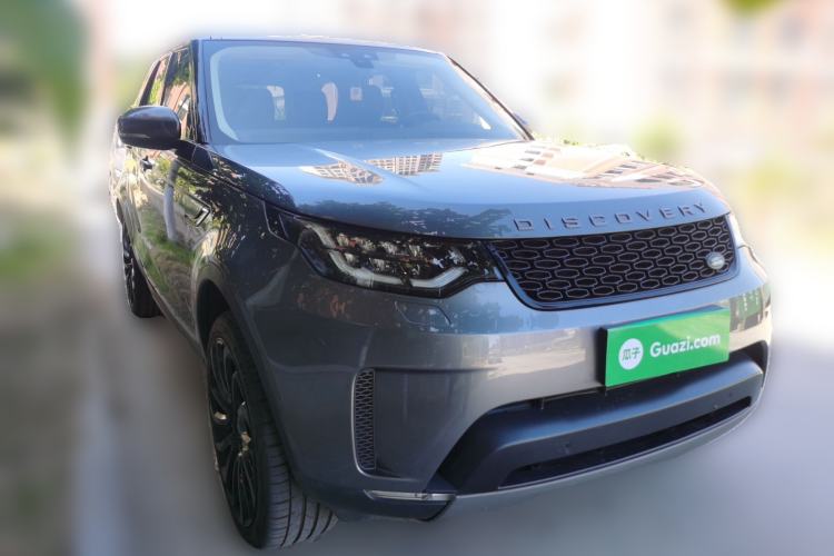 Used Land Rover Discovery 2017 3.0 SC V6 SE Front Right 45 Deg