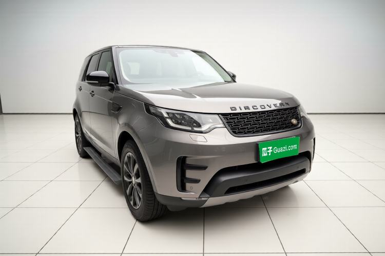 Used Land Rover Discovery 2017 3.0 SC V6 SE Front Right 45 Deg