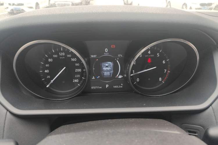 Used Land Rover Discovery 2017 3.0 SC V6 HSE Instrument Cluster