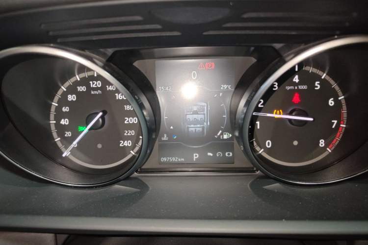 Used Land Rover Discovery 2017 3.0 SC V6 HSE Instrument Cluster