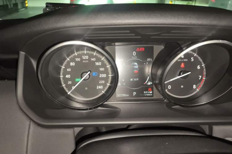 Used Land Rover Discovery 2017 3.0 SC V6 SE Instrument Cluster