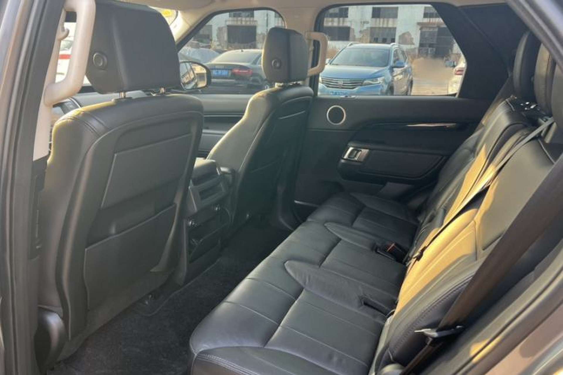 Used Land Rover Discovery 2017 3.0 SC V6 SE Interior 3