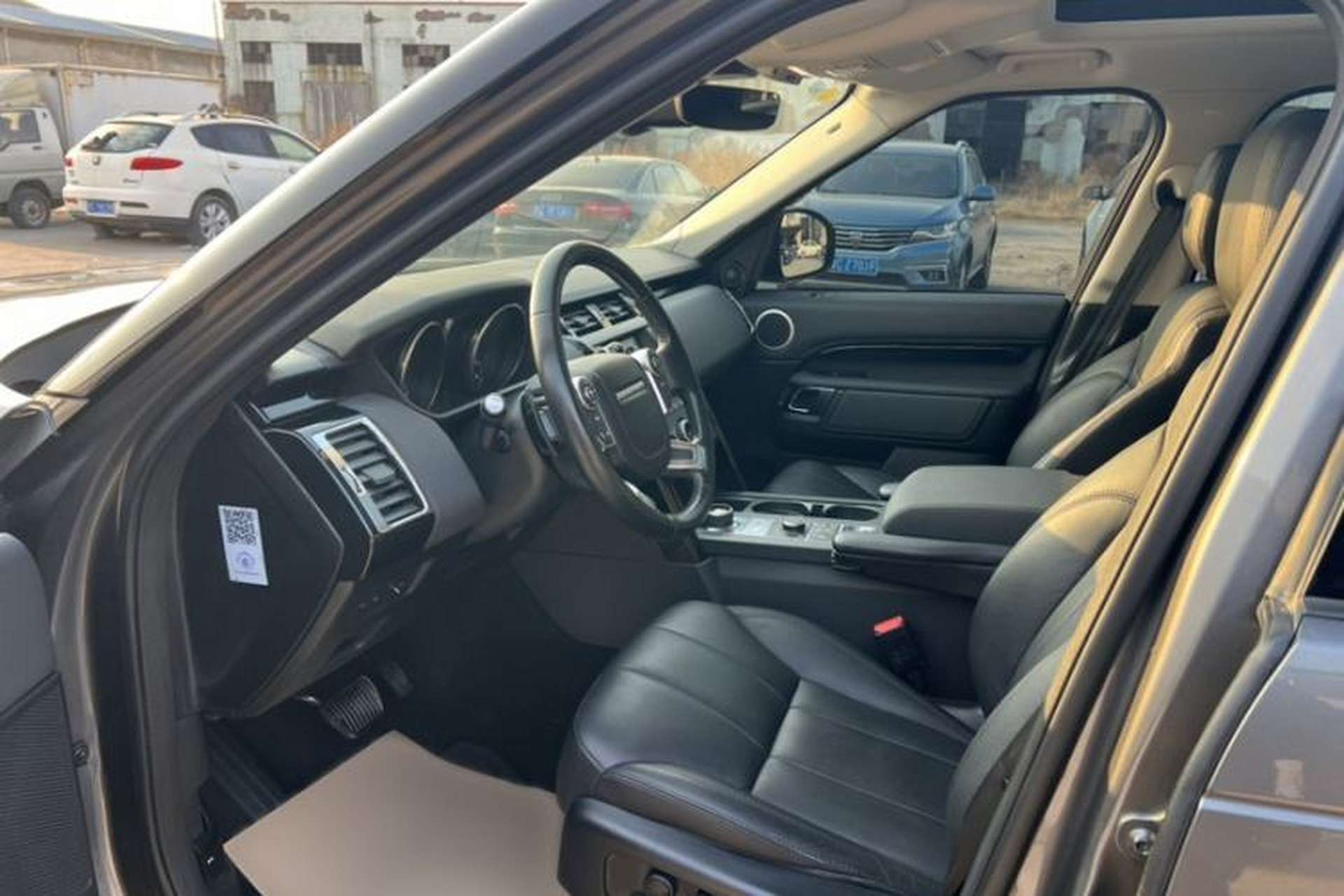 Used Land Rover Discovery 2017 3.0 SC V6 SE Left Front Seat