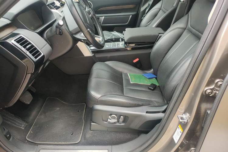 Used Land Rover Discovery 2017 3.0 SC V6 HSE Left Front Seat